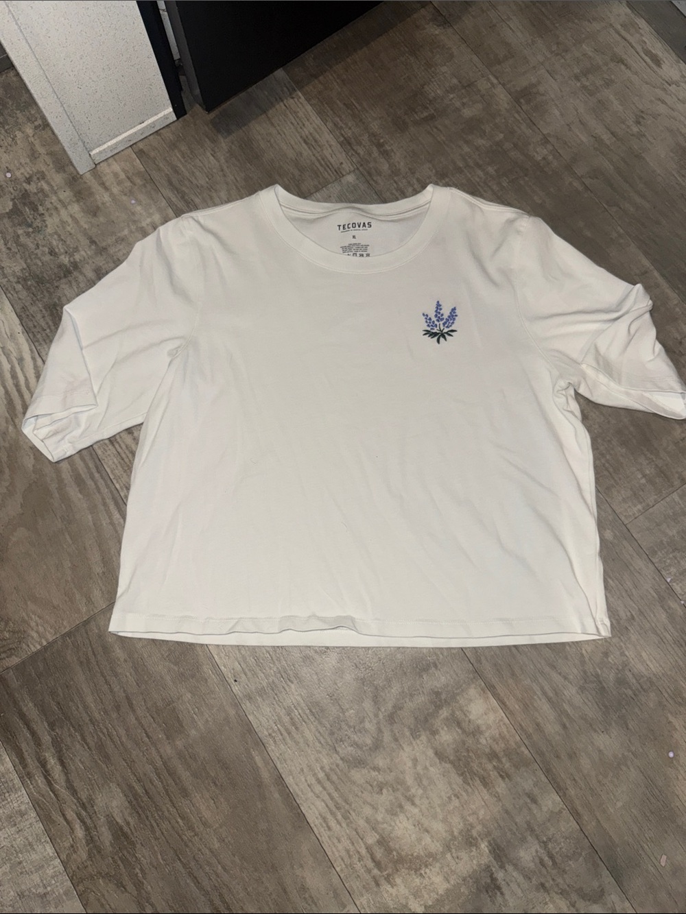 Tecovas White Short-Sleeve Tee with Blue Floral Embroidery
